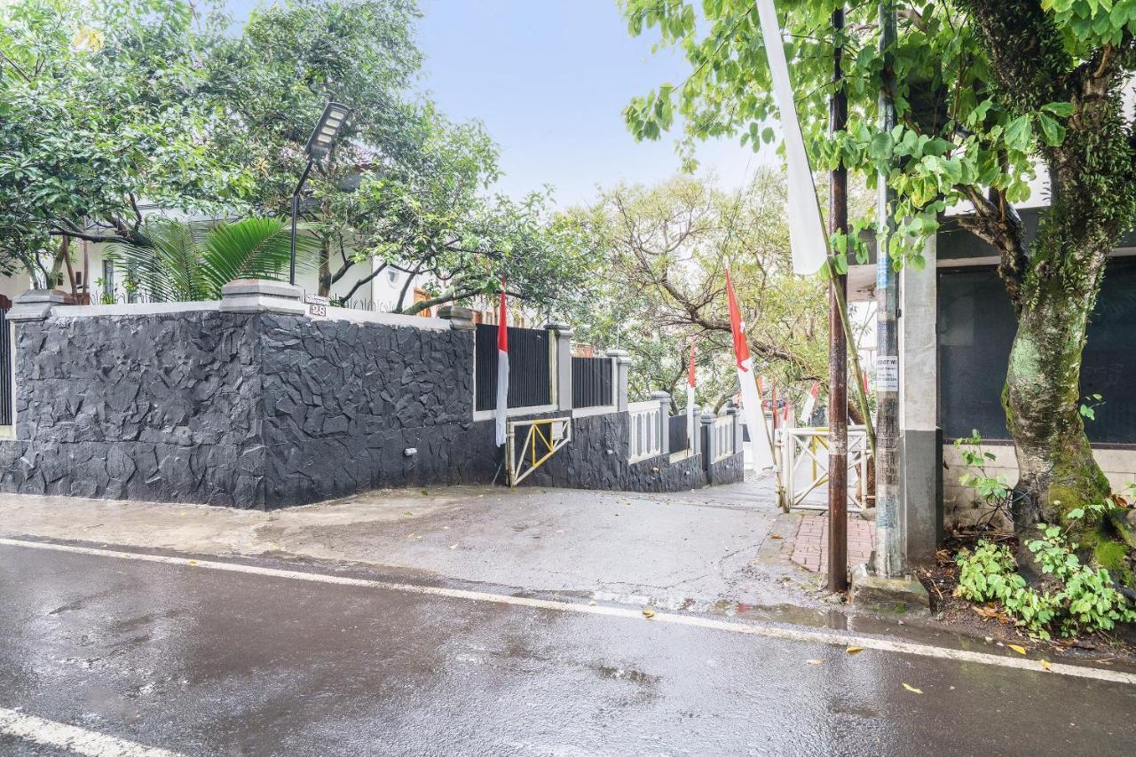 Oyo 91561 Gandhi Hotel Bandung Exterior foto