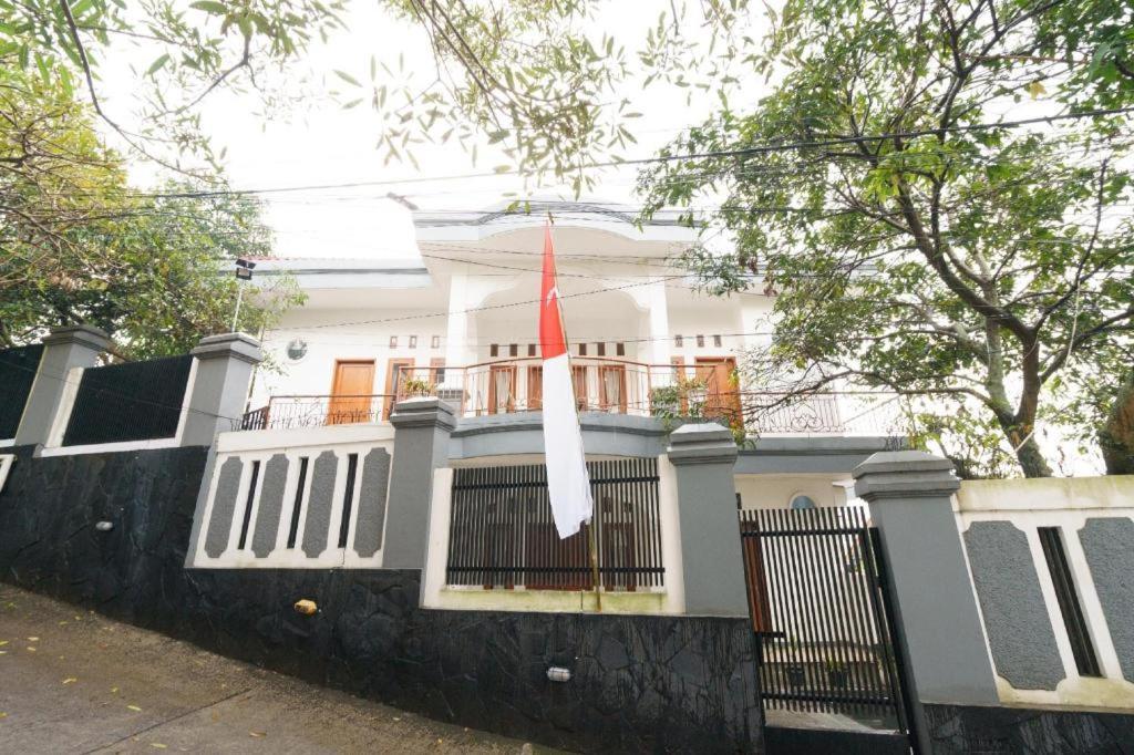 Oyo 91561 Gandhi Hotel Bandung Exterior foto