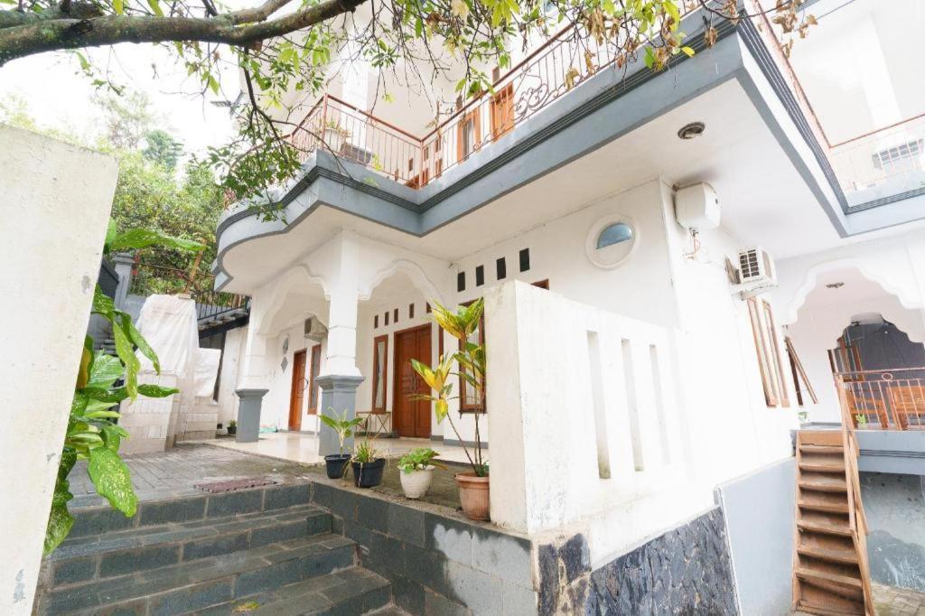 Oyo 91561 Gandhi Hotel Bandung Exterior foto